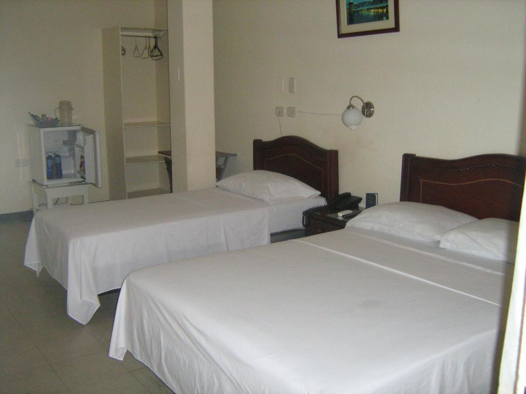 Hotel Royal Plaza Florencia  Exterior photo