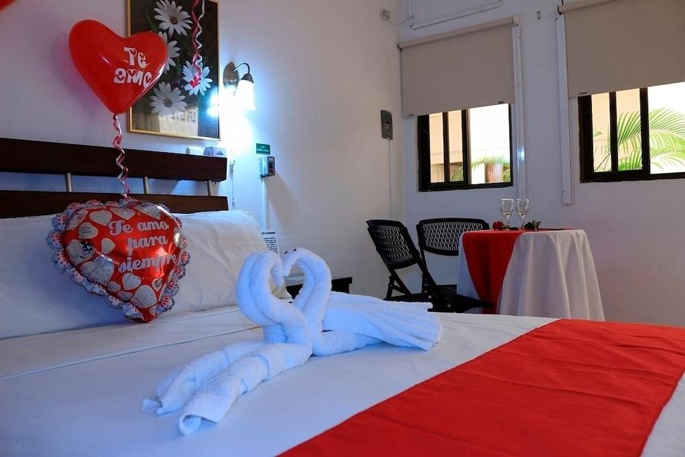 Hotel Royal Plaza Florencia  Exterior photo