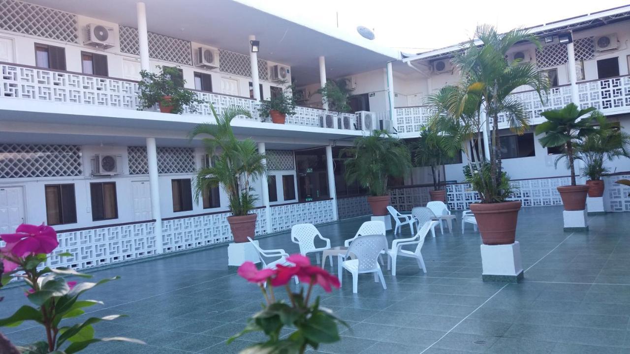 Hotel Royal Plaza Florencia  Exterior photo